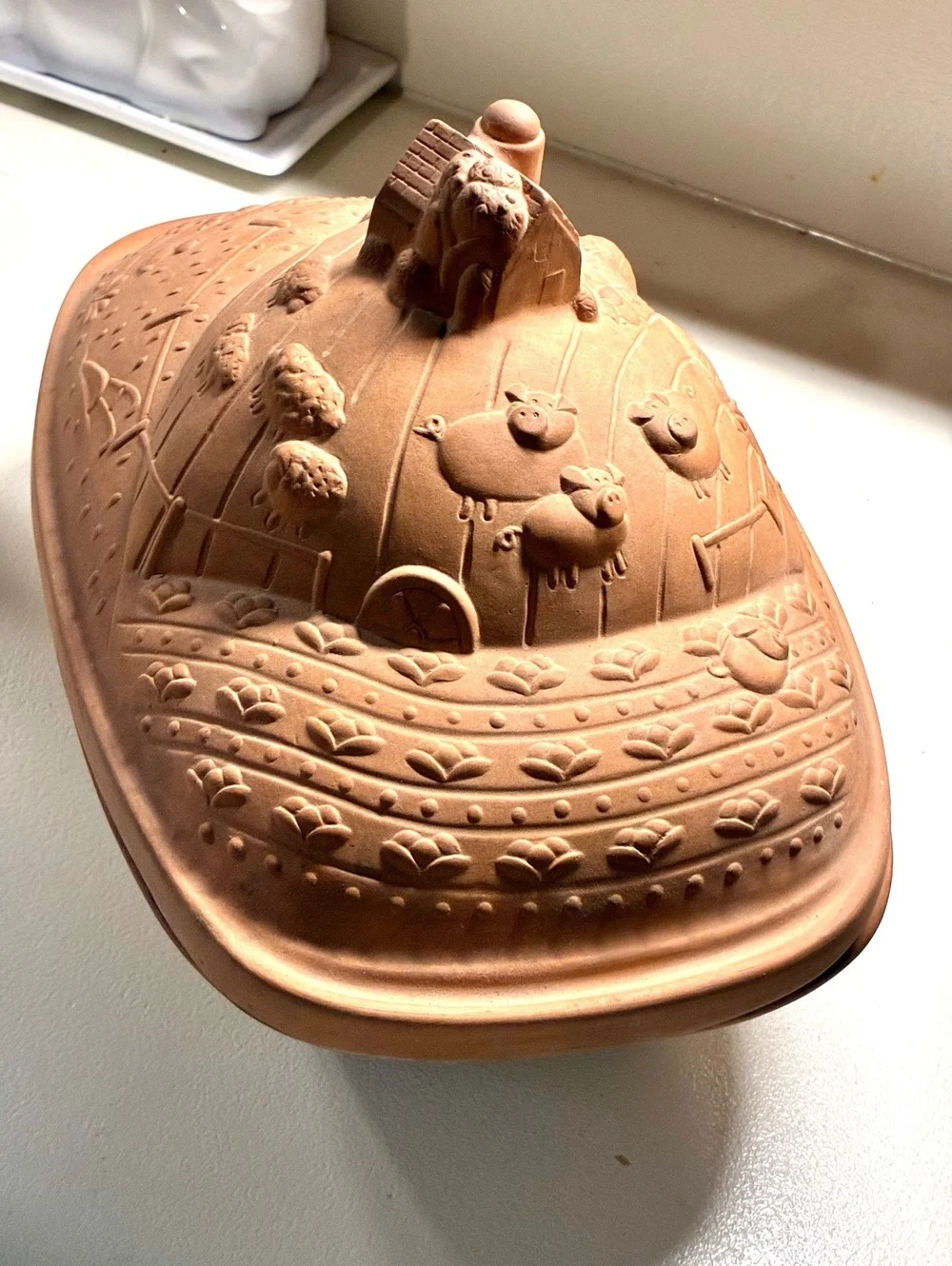 Vintage Gallery Originals 1984 Ceramic dutch oven Farm Scene -